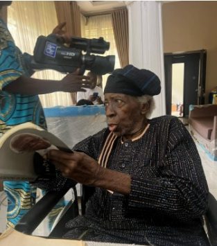 JUST IN: Ex-Oyo gov, Olunloyo debunks death rumour, says I’m alive